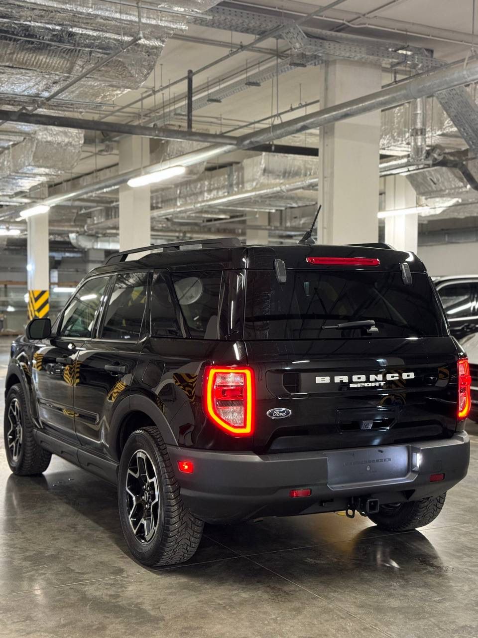 Вид сзади Ford Bronco