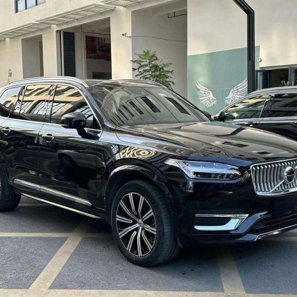 Volvo XC90 B5 Luxury Edition